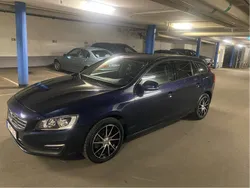Blå Begagnad 2014 Volvo V60 Kinetic Kombi | 84 000 kr (Bra pris)