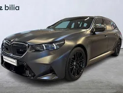 Grå Begagnad 2025 BMW M5 Comfort Edition Kombi | 1 777 000 kr