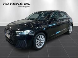 Svart (mytsvart metallic) Begagnad 2024 Audi A1 Sportback Proline Halvkombi | 224 900 kr (Marknadspris)