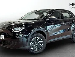 Svart (black) Ny 2025 Fiat 600 Lounge SUV | 350 800 kr (Dyr)