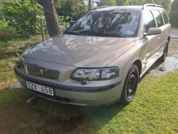 Brun Begagnad 2004 Volvo V70 Kombi | 22 000 kr (Marknadspris)