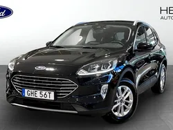 Svart (black) Begagnad 2022 Ford Kuga Titanium SUV | 259 900 kr (Marknadspris)