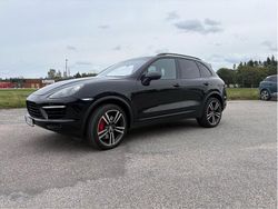 Svart Begagnad 2012 Porsche Cayenne Turbo SUV | 245 000 kr (Marknadspris)