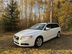Vit Begagnad 2010 Volvo V70 Momentum Kombi | 58 900 kr (Bra pris)