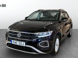 Svart Begagnad 2022 VW T-Roc Life SUV | 204 900 kr (Marknadspris)