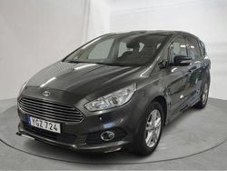 Grå Begagnad 2017 Ford S-MAX S Minibuss | 169 800 kr