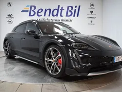 Svart Begagnad 2021 Porsche Taycan 4S Cross Turismo Sedan | 819 900 kr (Marknadspris)