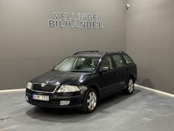 Svart Begagnad 2005 Skoda Octavia Kombi | 49 900 kr (Lite dyr)