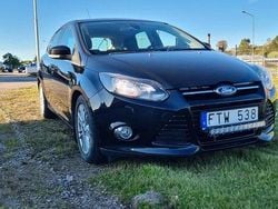 Svart Begagnad 2013 Ford Focus Titanium Halvkombi | 44 200 kr (Bra pris)