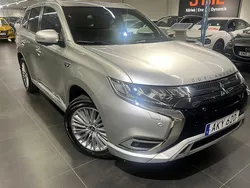 Silver Begagnad 2019 Mitsubishi Outlander P-HEV SUV | 299 900 kr (Dyr)