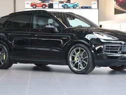 Svart Begagnad 2023 Porsche Cayenne Platinum Edition SUV | 799 000 kr