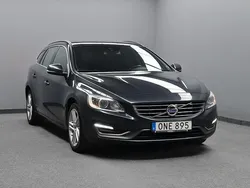 Grå Begagnad 2014 Volvo V60 Momentum Kombi | 119 800 kr (Marknadspris)