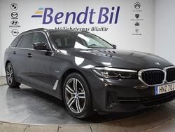 Grå Begagnad 2022 BMW 530e Sport Line Kombi | 284 500 kr (Superpris)