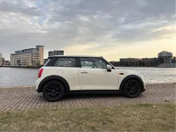 Vit Begagnad 2017 Mini ONE Pepper Halvkombi | 109 000 kr (Marknadspris)