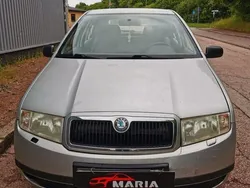 Silver Begagnad 2002 Skoda Fabia Halvkombi | 26 900 kr