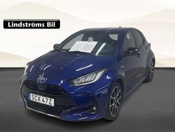 Mörkblå (blå) Begagnad 2021 Toyota Yaris Hybrid Style Halvkombi | 202 500 kr (Marknadspris)