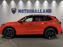 Röd Ny 2026 VW Tiguan R-line SUV | 615 600 kr (Marknadspris)