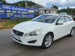 Vit Begagnad 2011 Volvo V60 Momentum Kombi | 49 900 kr (Dyr)