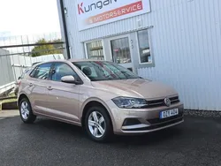 Brun Begagnad 2018 VW Polo Halvkombi | 129 000 kr (Marknadspris)