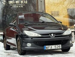 Svart Begagnad 2004 Peugeot 206 Halvkombi | 19 000 kr (Marknadspris)