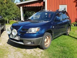 Blå Begagnad 2004 Mitsubishi Outlander SUV | 7 000 kr (Superpris)