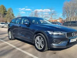 Blå Begagnad 2020 Volvo V60 CC Kombi | 320 000 kr (Marknadspris)