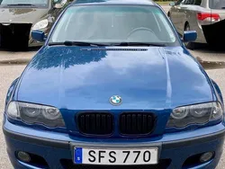 Blå Begagnad 2001 BMW 318 Sedan | 35 000 kr