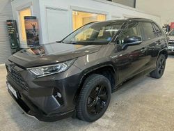 Grå Begagnad 2020 Toyota RAV4 Hybrid Style SUV | 339 900 kr (Marknadspris)