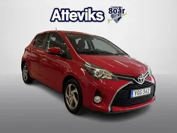 Röd Begagnad 2016 Toyota Yaris Halvkombi | 119 900 kr (Marknadspris)