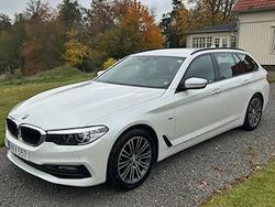 Vit Begagnad 2018 BMW 520 Sport Line Kombi | 239 000 kr (Superpris)