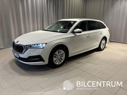 Vit Begagnad 2023 Skoda Octavia Kombi | 249 900 kr (Bra pris)