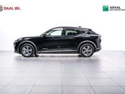 Svart Begagnad 2022 Ford Mustang Mach-E SUV | 319 700 kr (Bra pris)