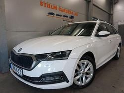 Vit Begagnad 2021 Skoda Octavia Style Kombi | 224 900 kr (Marknadspris)