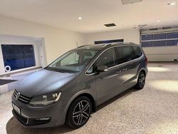 Grå Begagnad 2011 VW Sharan Minibuss | 54 900 kr (Marknadspris)