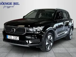 Svart Begagnad 2021 Volvo XC40 Momentum SUV | 299 000 kr (Marknadspris)