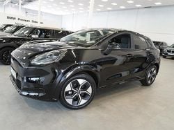 Svart (agate black metallic) Begagnad 2025 Ford Puma Gen-E SUV | 396 000 kr (Marknadspris)
