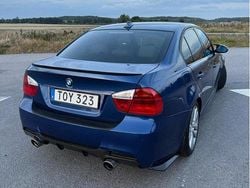 Blå Begagnad 2007 BMW 335 Comfort Edition Sedan | 127 000 kr (Marknadspris)