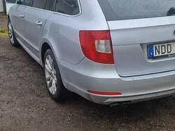 Silver Begagnad 2013 Skoda Superb Ambition Kombi | 59 000 kr (Bra pris)
