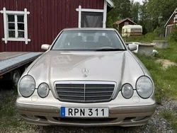 Brun Begagnad 2000 Mercedes E280 Elegance Sedan | 40 000 kr