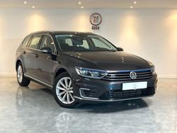 Grå Begagnad 2018 VW Passat GTE Kombi | 139 900 kr (Marknadspris)