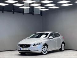 Silver Begagnad 2016 Volvo V40 Business Edition Halvkombi | 179 900 kr (Marknadspris)