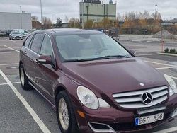 Röd Begagnad 2007 Mercedes R320 Minibuss | 49 000 kr (Marknadspris)