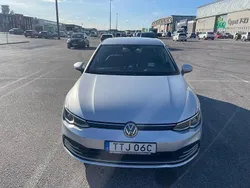 Silver Begagnad 2021 VW Golf VIII Halvkombi | 239 900 kr (Marknadspris)