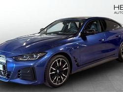 Blå (blue) Begagnad 2023 BMW i4 M Sport Sedan | 549 700 kr (Marknadspris)