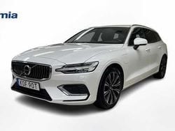 Vit Begagnad 2024 Volvo V60 Core Kombi | 429 000 kr (Marknadspris)