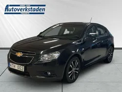Svart Begagnad 2012 Chevrolet Cruze Halvkombi | 59 000 kr (Marknadspris)