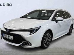 Vit Begagnad 2025 Toyota Corolla Kombi | 339 900 kr