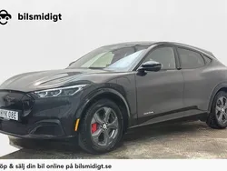 Grå Begagnad 2022 Ford Mustang Mach-E SUV | 399 800 kr (Lite dyr)