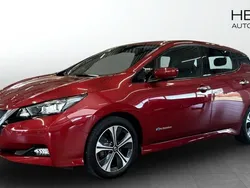 Röd (red) Begagnad 2019 Nissan Leaf N-Connecta Halvkombi | 129 900 kr (Marknadspris)