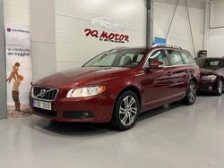 Röd Begagnad 2010 Volvo V70 Summum Kombi | 64 900 kr (Marknadspris)